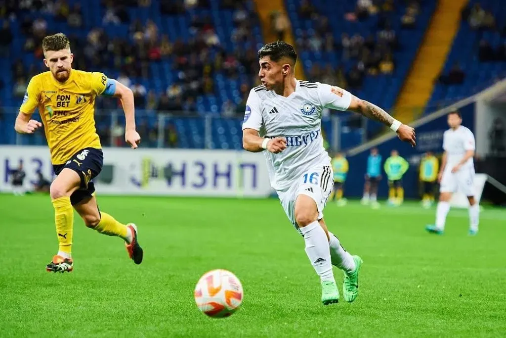 Jordhy Thompson en el último partido del Orenburg vs Rostov. (Foto: jordhyth_42)