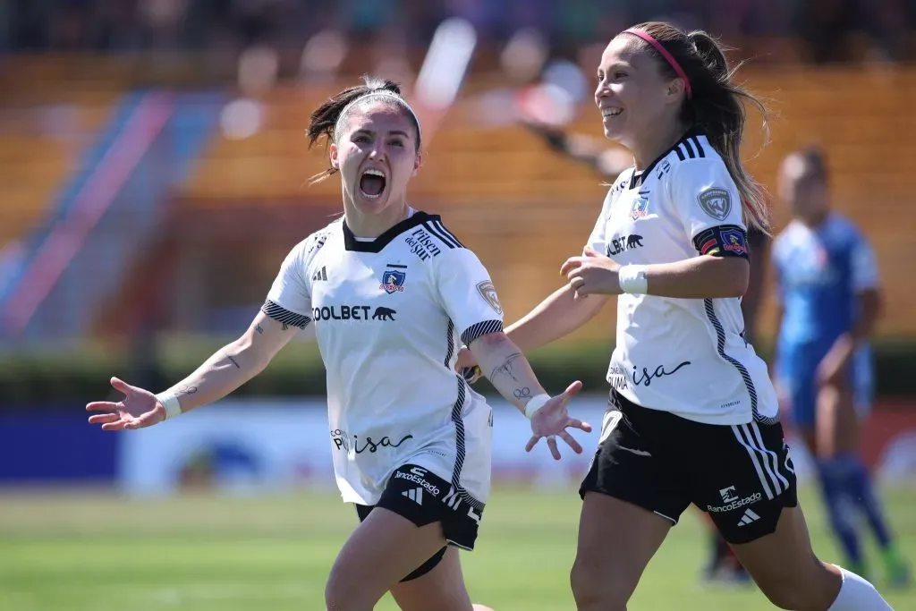 Javiera Grez celebrando el triunfo de Colo Colo femenino en el Superclásico. (Foto: Colo Colo)