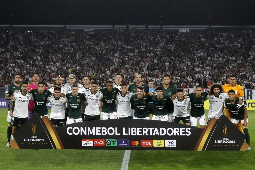 Los jugadores titulares de Colo Colo en partido con Alianza Lima. (Foto: Photosport)