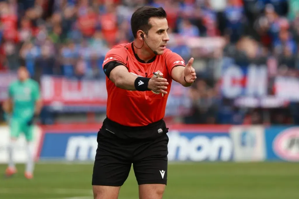 Piero Maza el árbitro para Colo Colo vs Deportes Iquique. (Foto: Photosport)