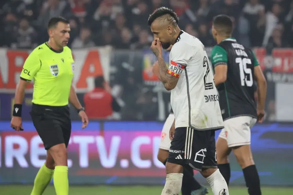 Arturo Vidal al borde de la suspensión por acumulación de amarillas. (Foto: Photosport)