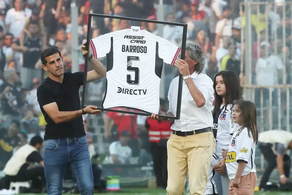 Julio Barroso fue homenajeado por Colo Colo