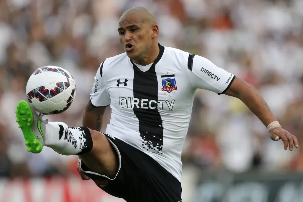 Humberto Suazo en su segundo proceso con Colo Colo. (Foto: Photosport)