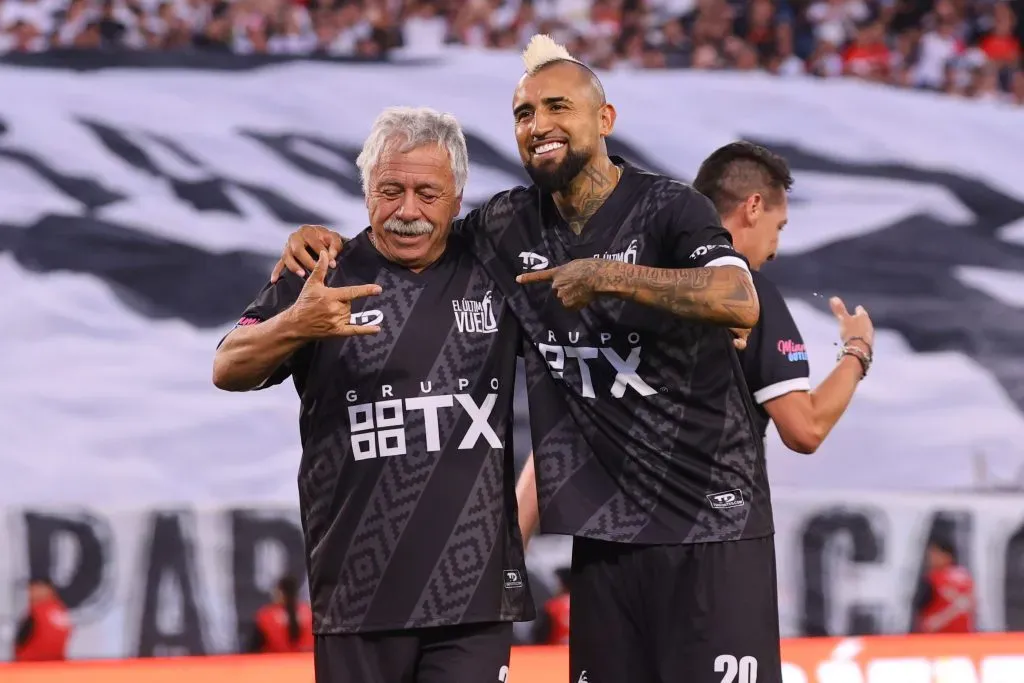 Carlos Caszely marcó su primer gol en el Monumental para la despedida de Jaime Valdés. | Imagen: Photosport.