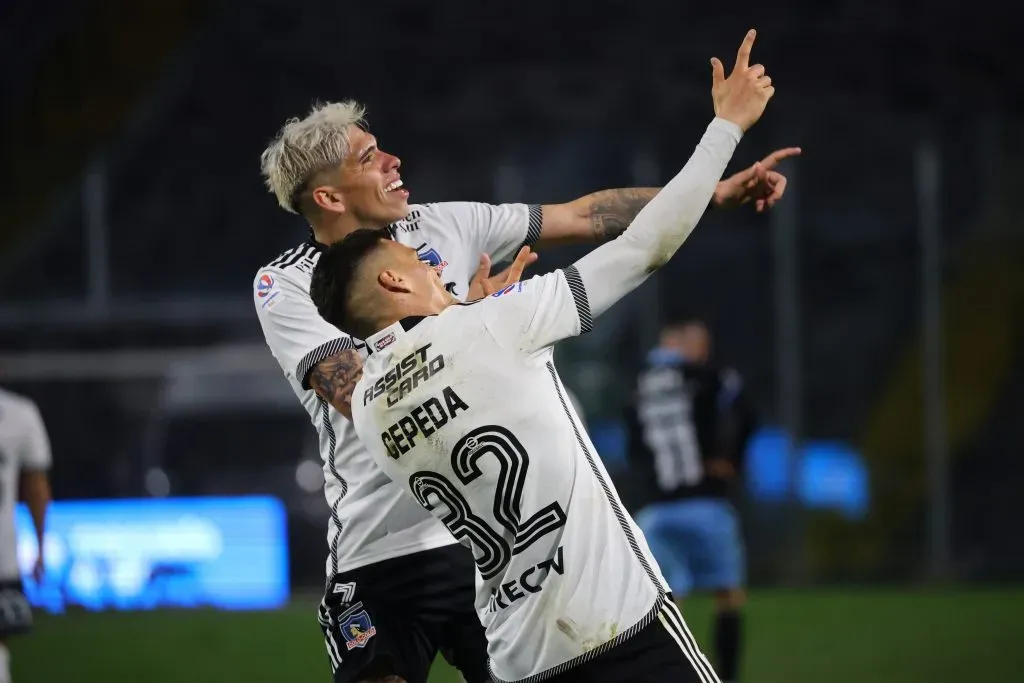 Lucas Cepeda y Carlos Palacios y la celebración tras el gol del ex Santiago Wanderers.