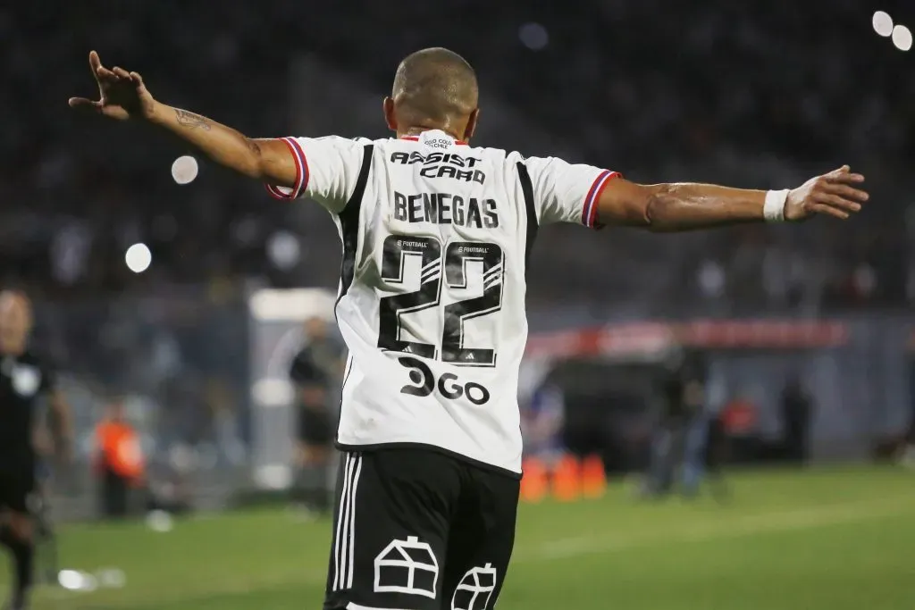 Leandro Benegas con la camiseta de Colo Colo