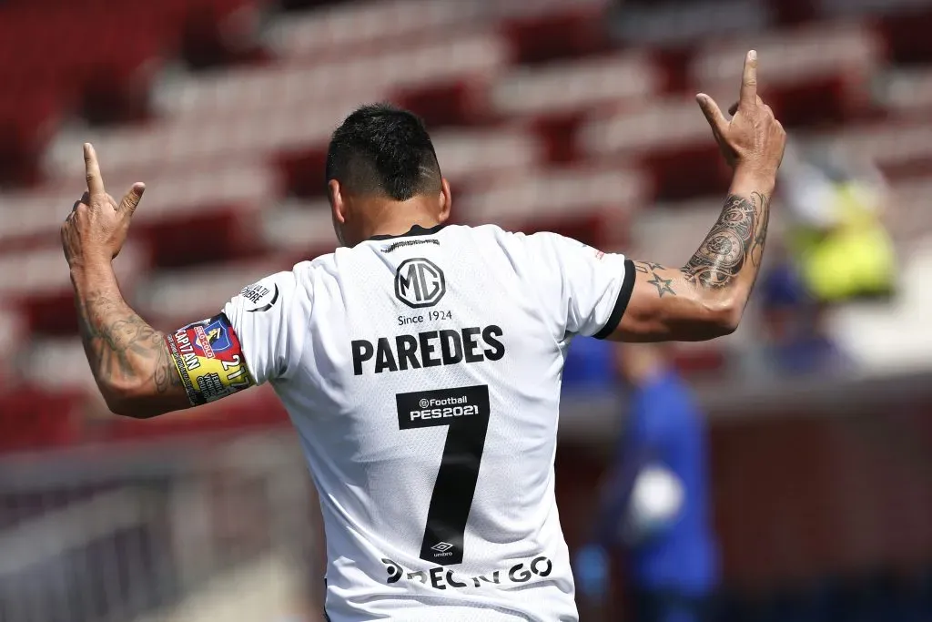 Esteban Paredes se matriculó con el último tanto del Cacique en Superclásicos disputados en el Estadio Nacional. Imagen: Photosport.