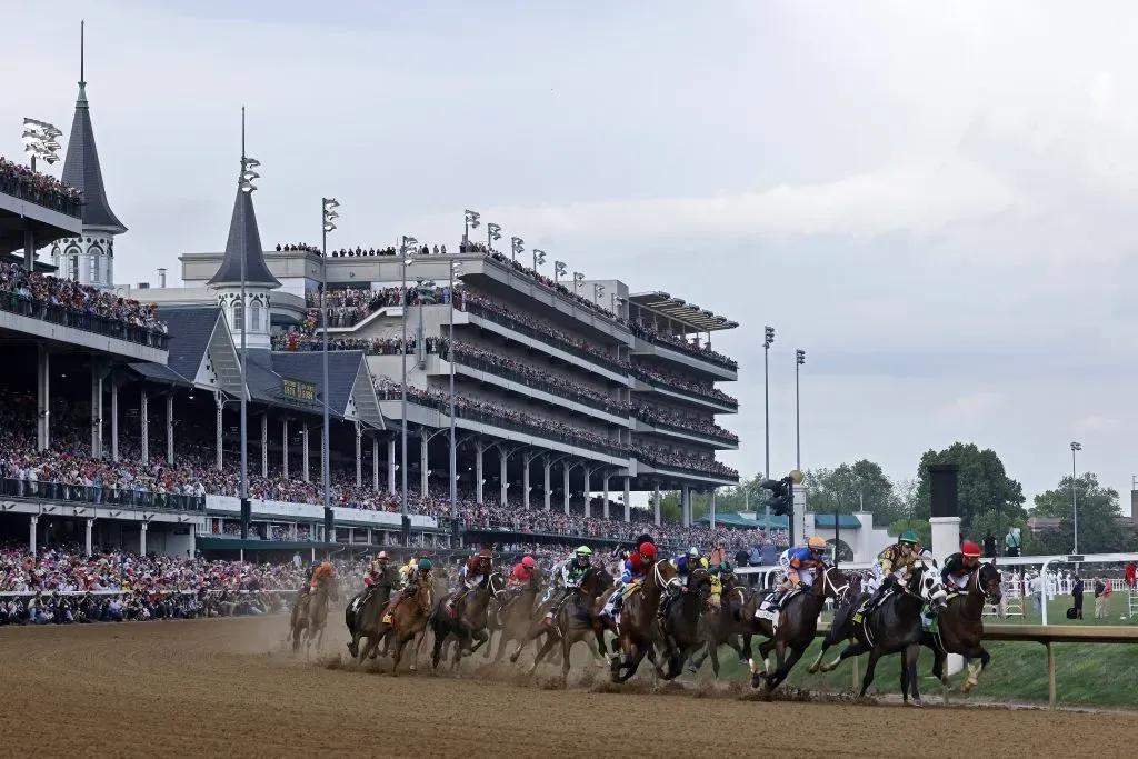 Churchill Downs repleto en el Derby de Kentucky 2024 | Foto: Imago