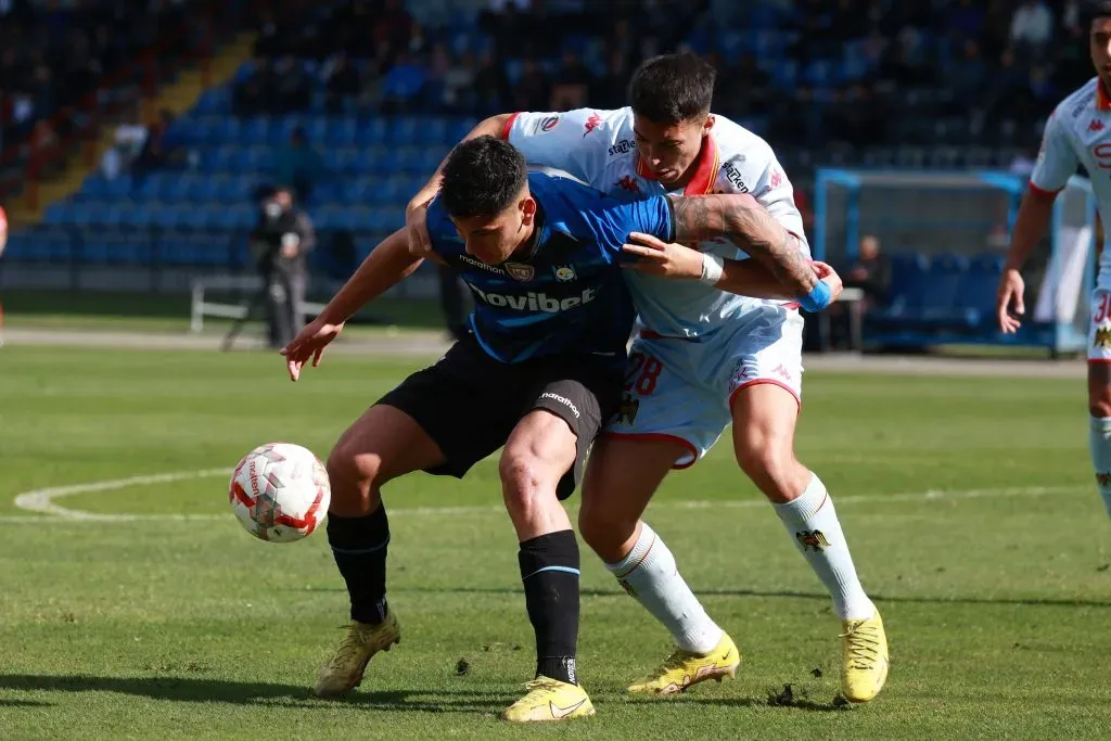 Jonathan Villagra en el partido de Unión Española vs Huachipato. (Foto: Photosport)