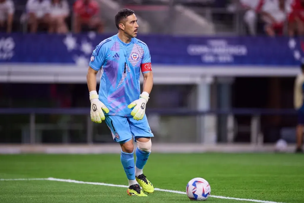 Claudio Bravo en la Selección Chilena. (Foto: Photosport)