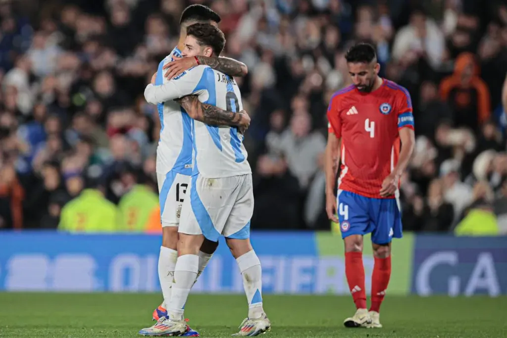 Mauricio Isla en el partido de Chile vs Argentina. (Foto: Photosport)