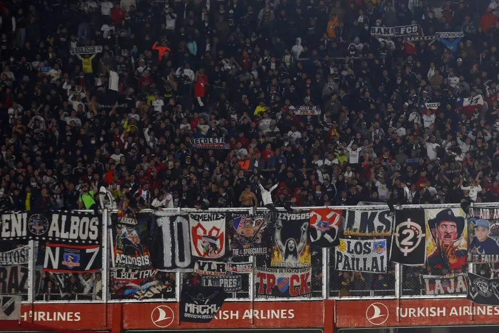 Los hinchas de Colo Colo no podrán decir presente en el Monumental de River. Imagen:  Luis Hidalgo/Photosport