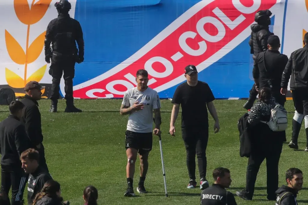 Alan Saldivia en el Arengazo previo al Superclásico. (Foto: Photosport)