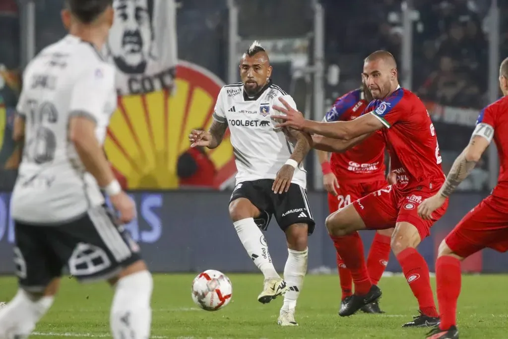 Colo Colo no visitará a Unión La Calera en el Nicolás Chahuán. | Imagen: Photosport.