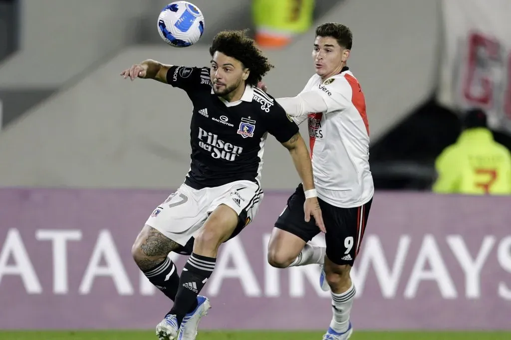 Maximiliano Falcón jugando ante River Plate