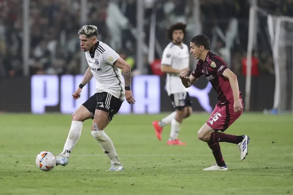 Carlos Palacios en el partido de Colo Colo vs River Plate. (Foto: Photosport)