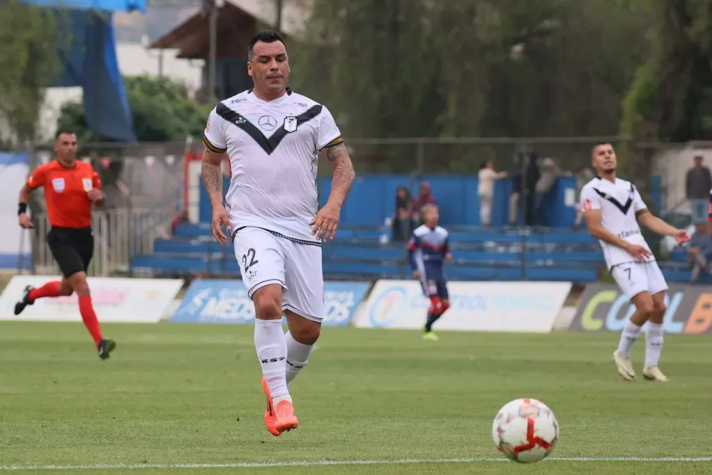 Esteban Paredes no pudo ayudar al Morning a pelear el ascenso en Primera B