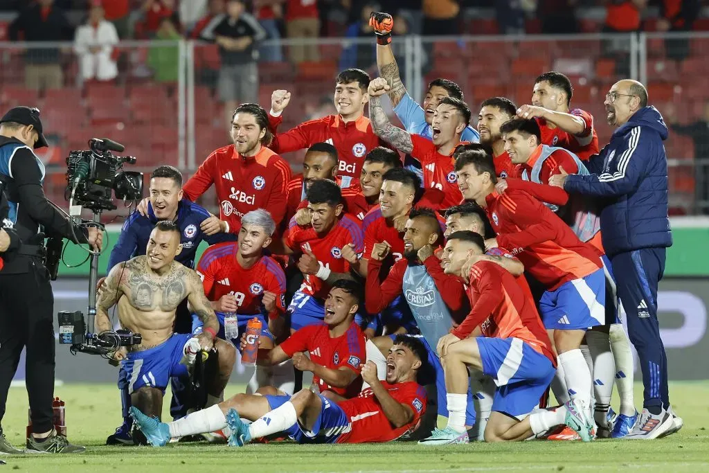 Colo Colo tuvo una histórica presencia en el partido de Chile