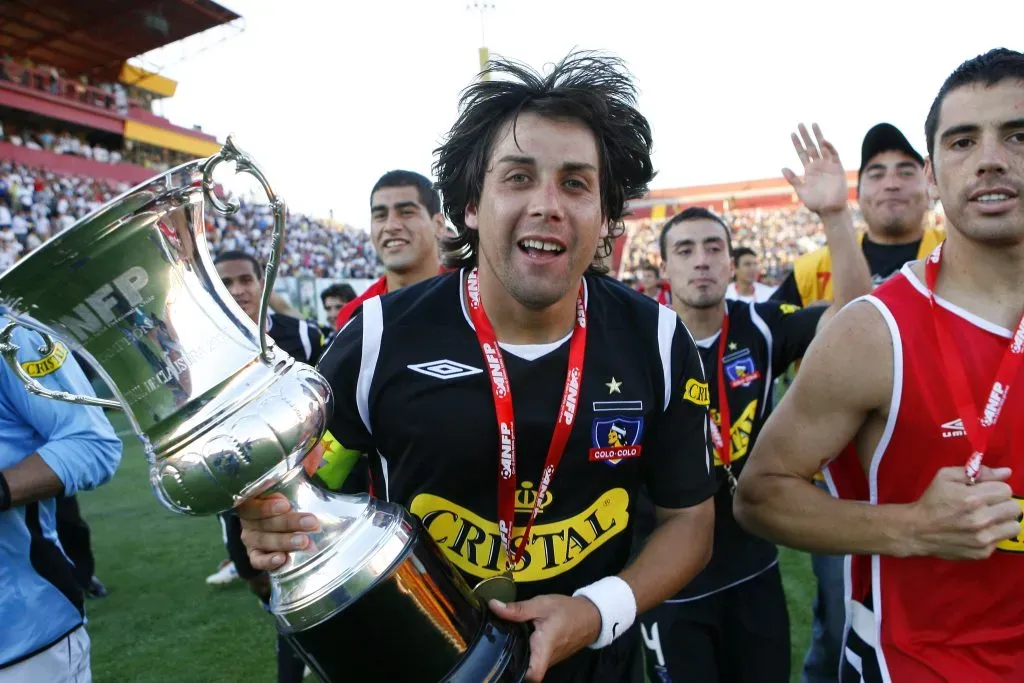 Arturo Sanhueza fue capitán y levantó trofeos de Primera División en Colo Colo | Foto: Photosport