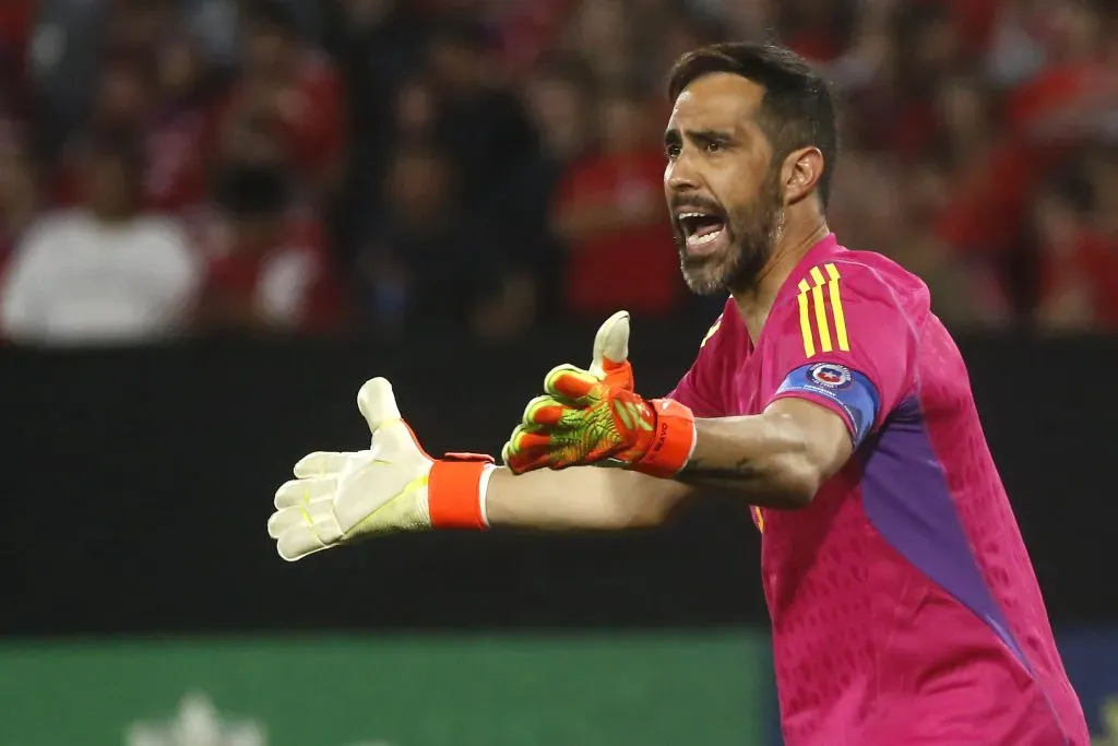 Claudio Bravo no aceptó la propuesta de Colo Colo.
