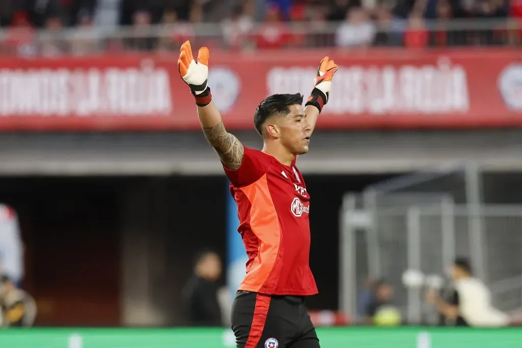 Brayan Cortés no tendrá trabajos con Colo Colo por estar en la Roja