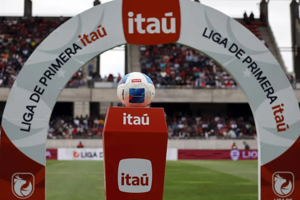 Claudio Aquino se sumó a los reclamos por la cancha de La Portada en el partido Colo Colo vs La Serena.