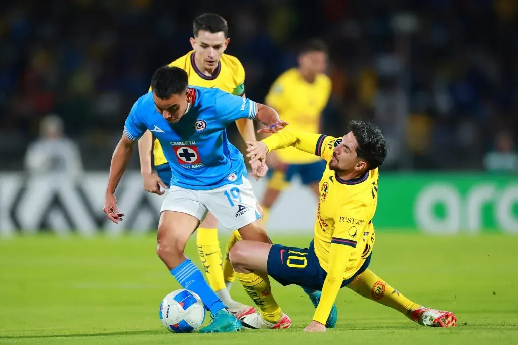 Diego Valdés en partido del América con Cruz Azul. (Foto: Getty Images)