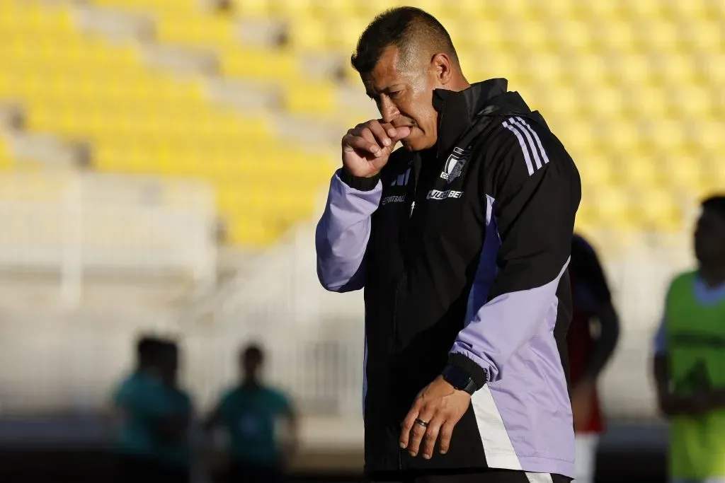 Jorge Almirón en la derrota con Limache. (Foto: Photosport)