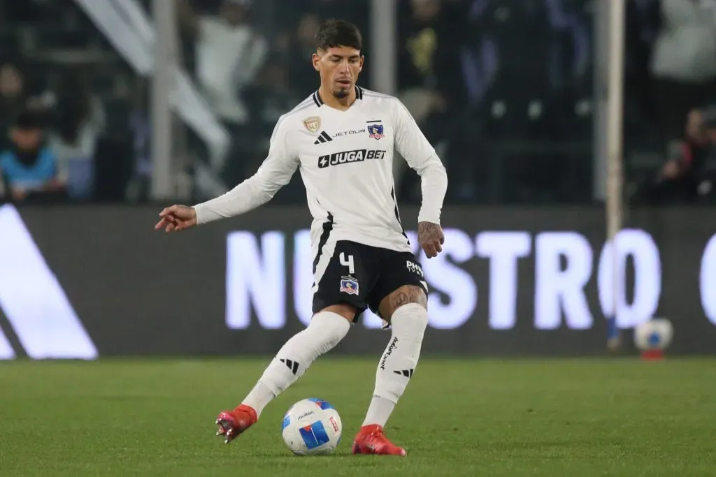 Alan Saldivia fue respaldado por Jorge Almirón | Foto: Photosport