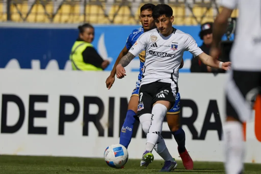 Una variante de Almirón es la salida de Marchant para que juegue Méndez | Foto: Photosport