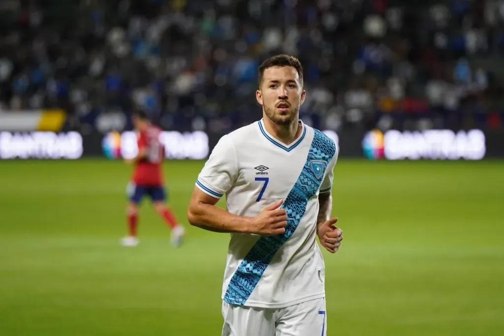 Cuánto tiempo estará de bajo Aaron Herrera para la Selección de Guatemala
