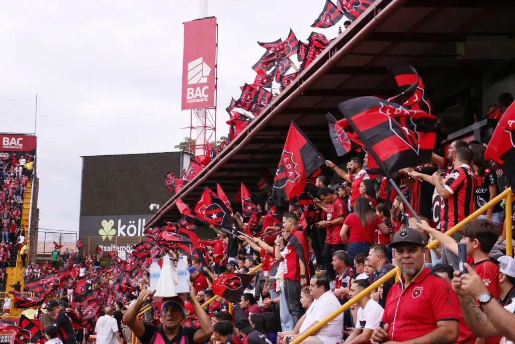 Aficionados de la Liga Deportiva Alajuelense