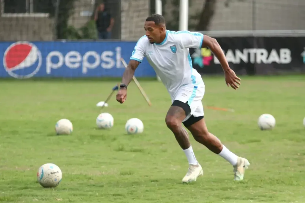 Selección Guatemala – Nathaniel Méndez-Laing