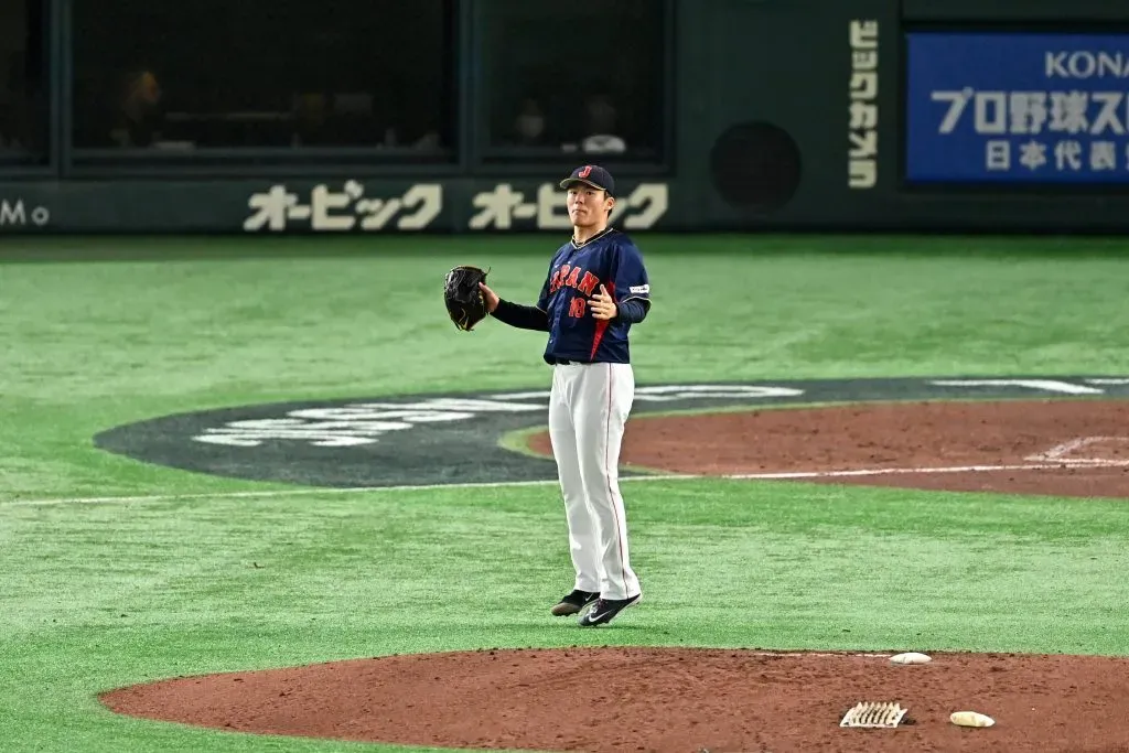 Yoshinobu Yamamoto acordó el contrato más largo para un pitcher en la historia de la MLB (Foto: Getty Images)