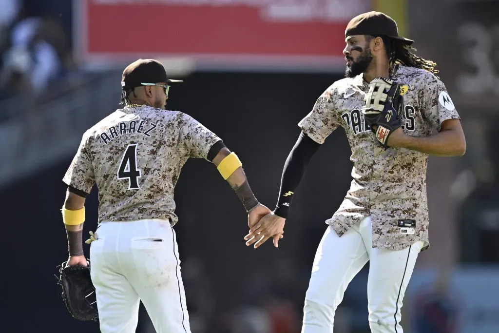 Luis Arraez y Fernando Tatis Jr. tras el triunfo de los Padres por 5-2 vs Yankees | 26 de mayo del 2024, Petco Park (Getty Images)