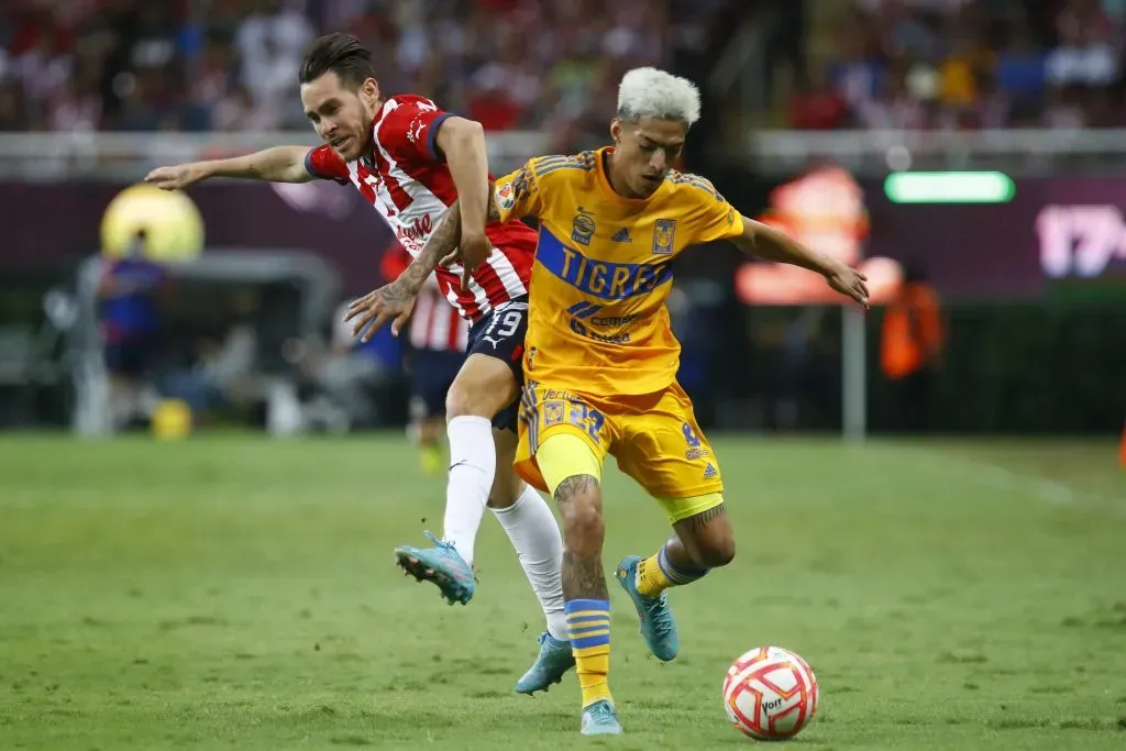 Los números de los últimos 10 juegos entre Chivas y Tigres favorecen al cuadro norteño (Getty)