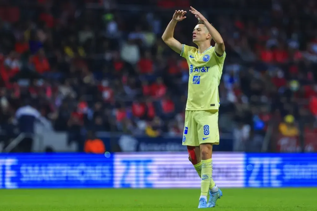 Fidalgo volvió a ser el centro de los ataques de la afición azul crema (Getty)