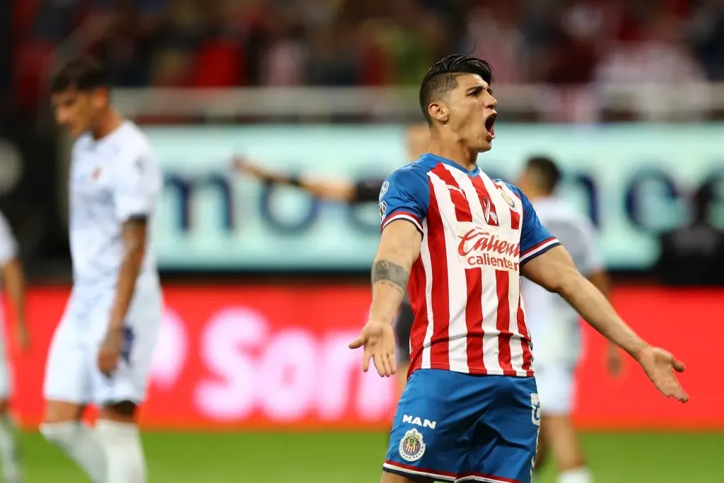 Alan Pulido tendría como primera opción a su ex equipo, el Chivas de Guadalajara (Getty)