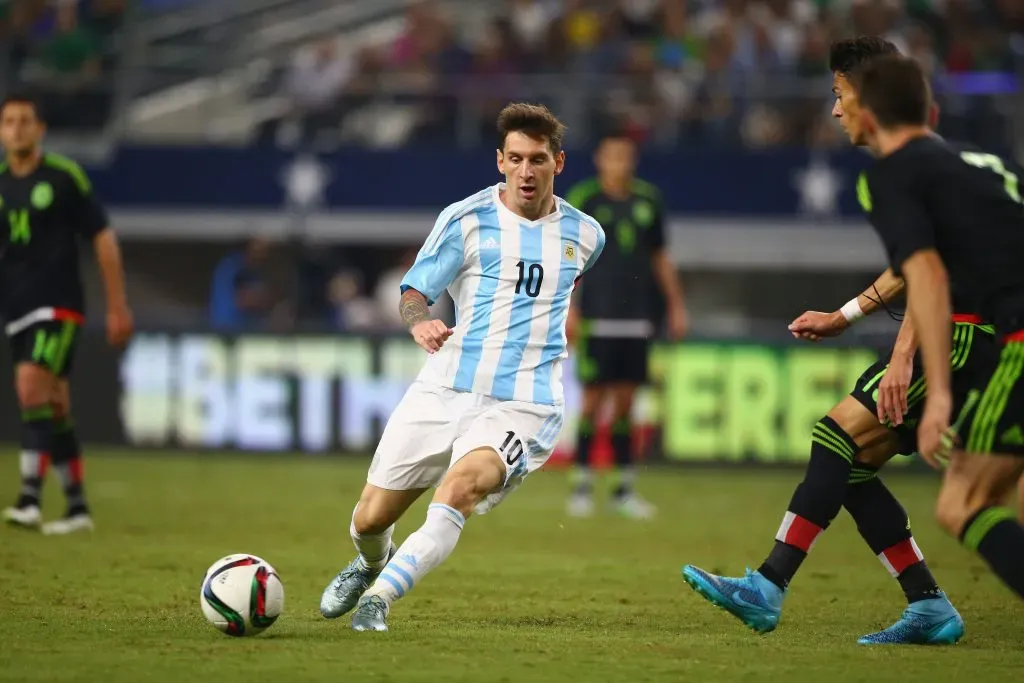 Messi ya enfrento al Tuca en 2015 (Getty)