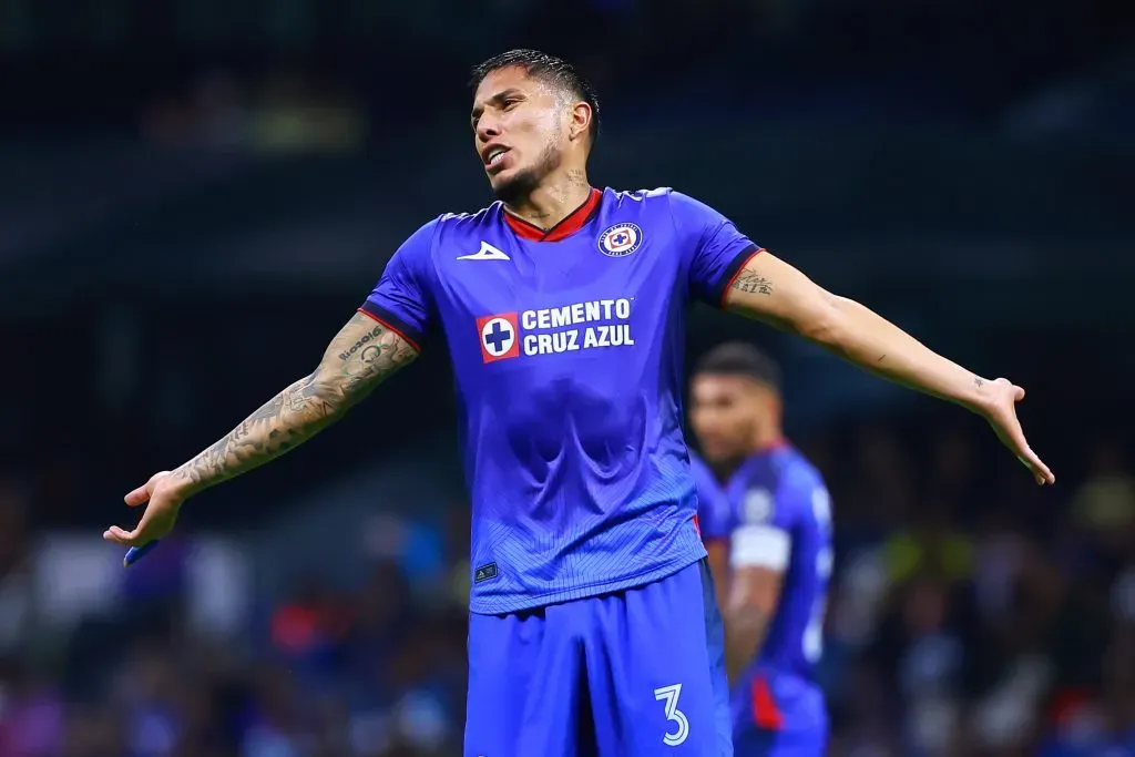 Carlos Salcedo, protagonista del último escándalo en contra del Cruz Azul (Getty)