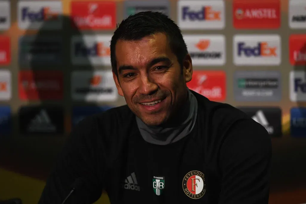 Giovanni Van Bronckhorst supo dirigir el Feyenoord (Getty Images)