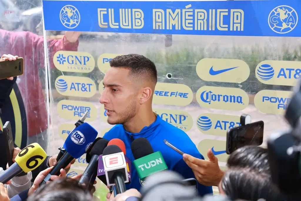 Ciudad de México, 5 de diciembre de 2023. Sebastían Cáceres, durante una zona mixta de las Águilas del América previo a las semifinales del torneo Apertura 2023 de la Liga BBVA MX, celebrada en Coapa. Foto: Imago7/ Manlio Contreras