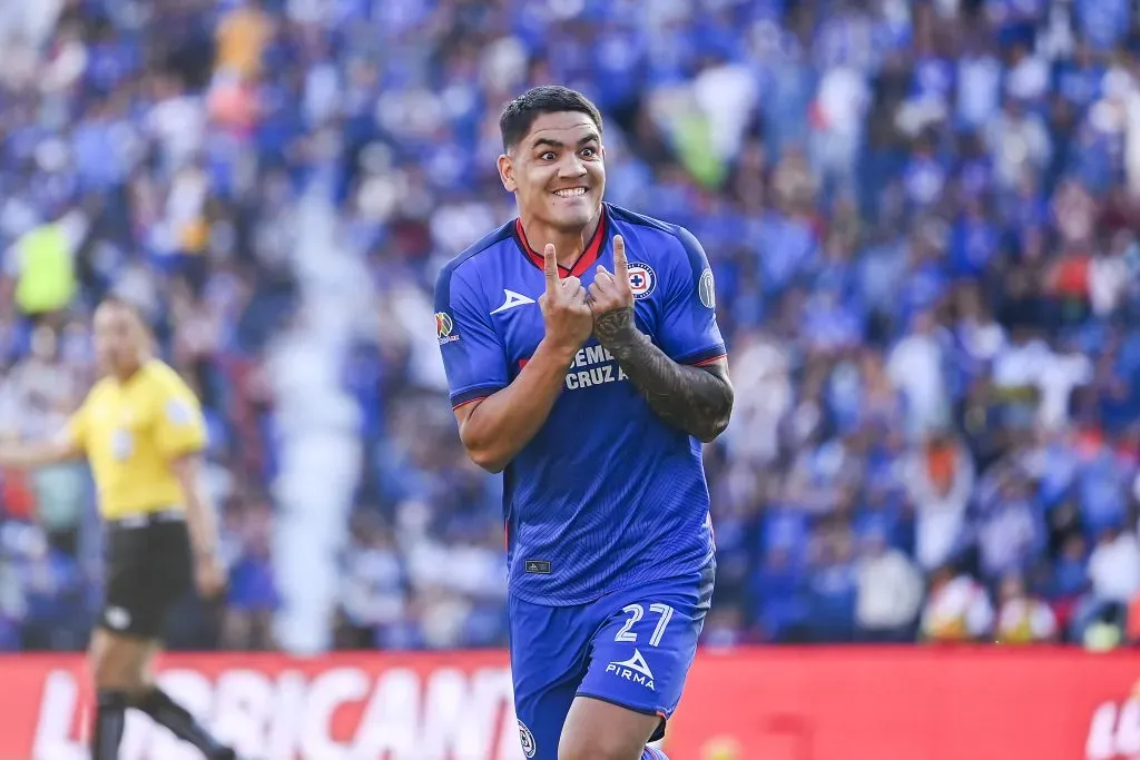 Gabriel “Toro” Fernández en festejo de gol de Cruz Azul. Foto: Imago7