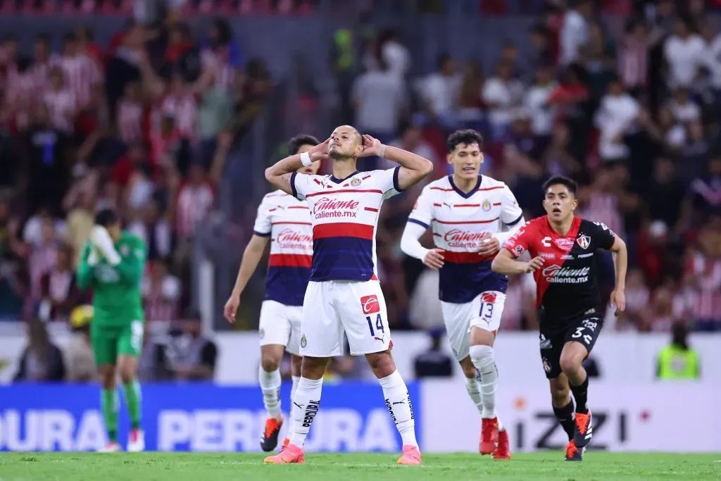 El gesto de Chicharito que enfureció a todo el Estadio Jalisco (Getty Images)
