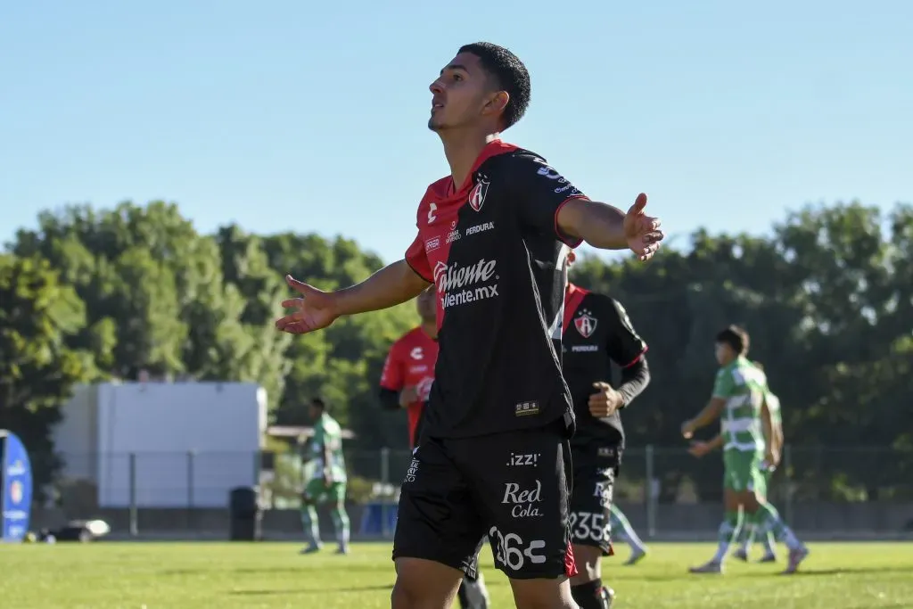 Daniel Cervantes llega a las Chivas para el Apertura 2024