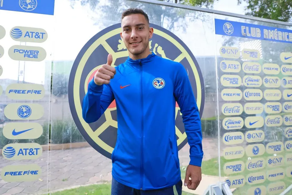 Cáceres habría comunicado al América su deseo de salir del club y probar suerte en Europa. | Foto: Imago7