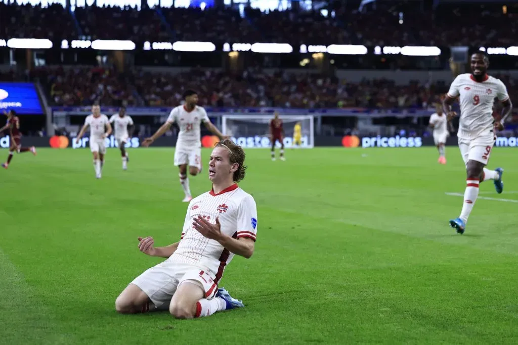 Jacob Shaffelburg de Canada celebra un gol contra Venezuela en la Copa América. | Foto: Getty Images