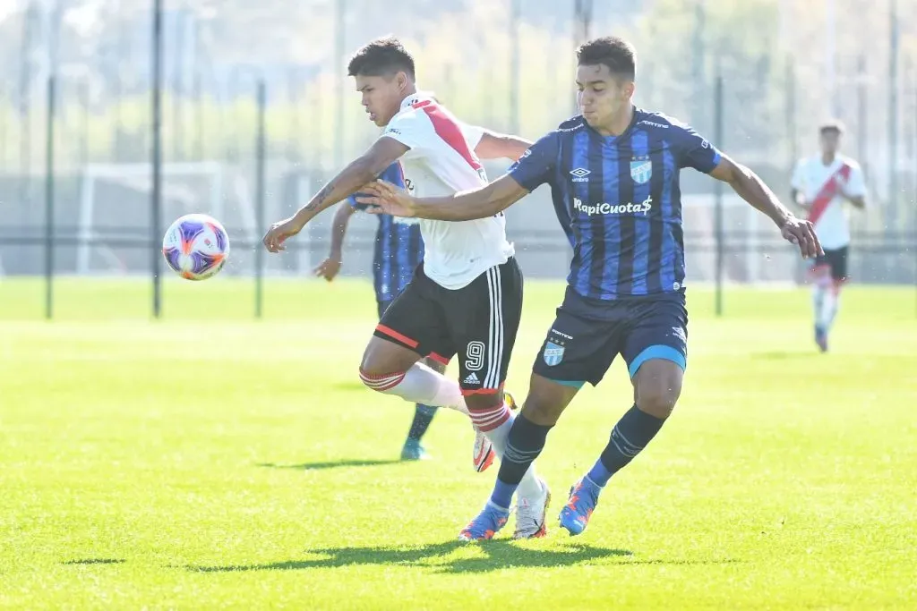 Alexis González fue el nueve titular del equipo de Escudero. (Foto: Prensa River).