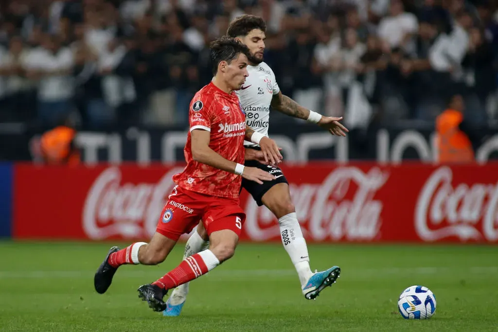 Redondo también es pieza fundamental en el Argentinos Juniors de Milito que da pelea en la Libertadores. (Foto: Getty).