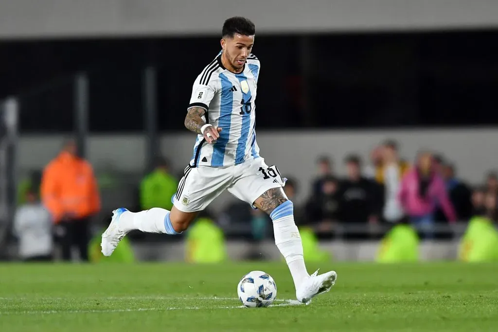 Enzo Fernández ante Paraguay. (Foto: Getty).